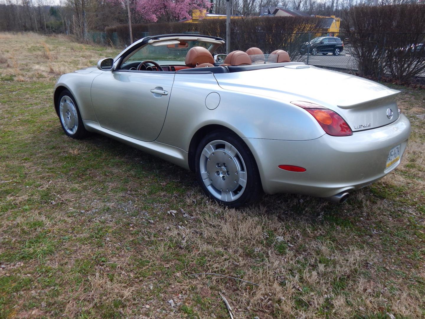 2005 Silver /Saddle Brown Leather Lexus SC 430 SC 430 (JTHFN48Y950) with an 4.3L V8 engine, Automatic transmission, located at 6528 Lower York Road, New Hope, PA, 18938, (215) 862-9555, 40.358707, -74.977882 - Here we have a beautiful Lexus SC 430 with only 53K original miles! Options include: 4.3L V8, Rear wheel drive, automatic transmission, saddle brown leather interior, wood trim, convertible top, AM/FM/TAPE/DISC radio with navigation, dual climate controls, heated front seats, cruise control, power t - Photo#3